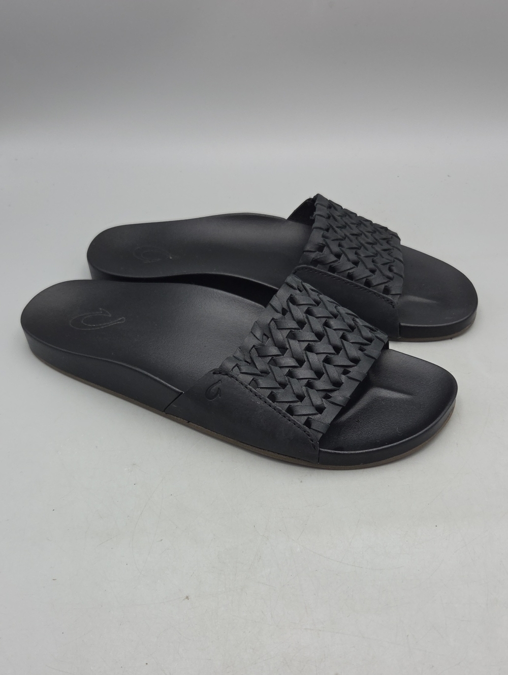 Olukai Kamola Black Woven Slide Sandals size 9